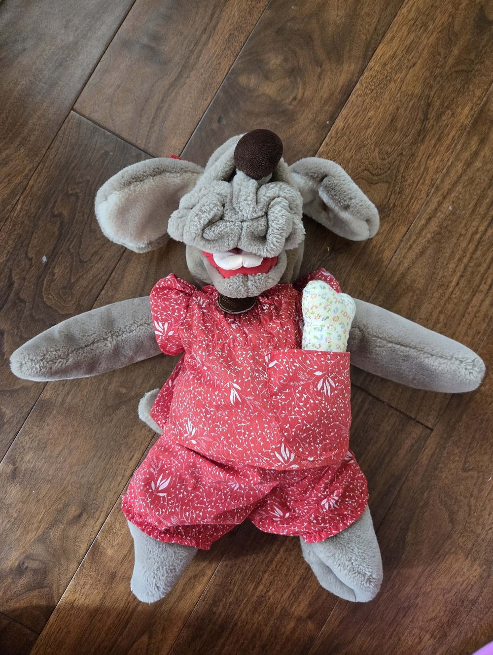 Wrinkles Puppet Dog - Picture 3 of 5